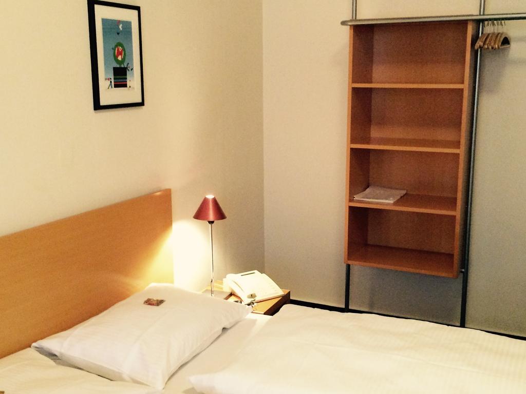 פרייבורג Hotel Am Rathaus מראה חיצוני תמונה