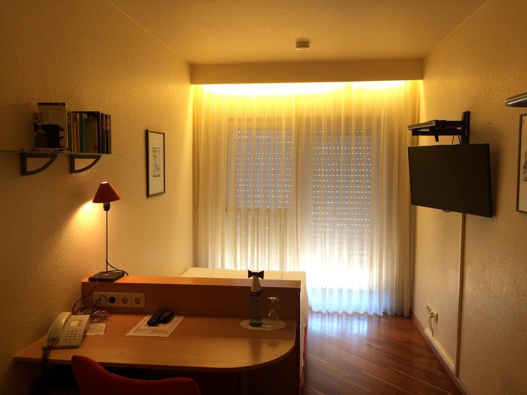 פרייבורג Hotel Am Rathaus מראה חיצוני תמונה